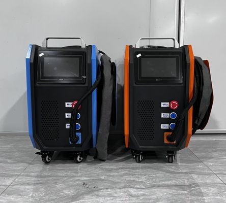 800W 空気冷却 ハンドヘルドレーザー溶接機 1 年間の保証と 1080 + 5 nm 波長